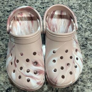 Women’s marble pink croc